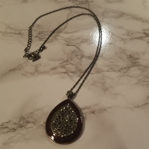 pendant necklace